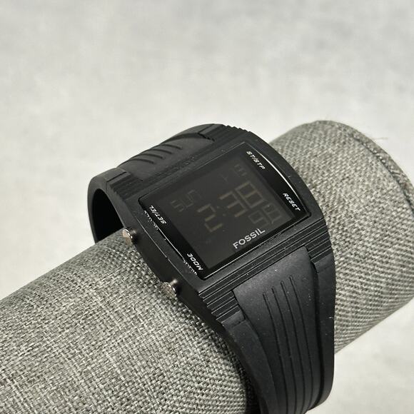 Fossil Watch Mens 38mm Black Digital Sport Chrono Timer Alarm Casual New Battery